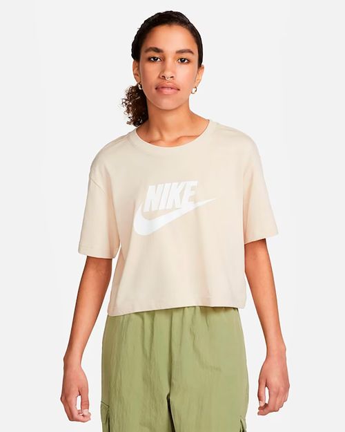 Camiseta Feminina Nike Sportswear Essential