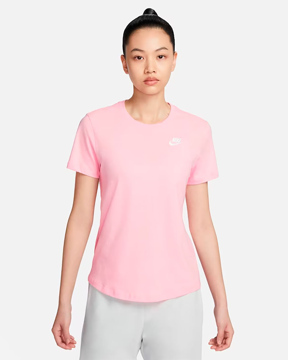 Camiseta Feminina Nike Sportswear Club Essentials - Drastosa | Só