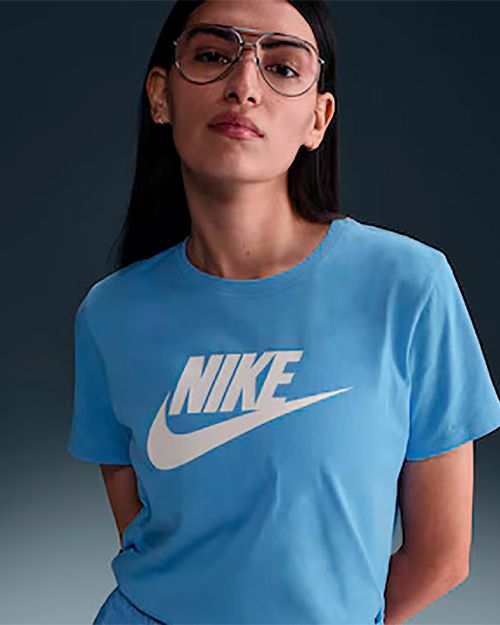 Camiseta Feminina Nike Sportswear Essentials